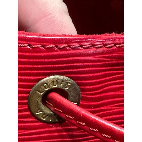 Louis Vuitton Petit Noe Red Epi Leather Vintage Shoulder Bag - Picture 3 of 15